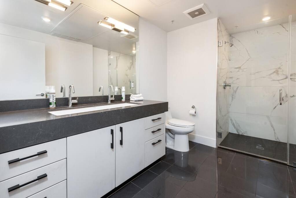 Chic And Elegant 2-Bedroom Haven W/ Roof Deck Los Angeles Exterior photo