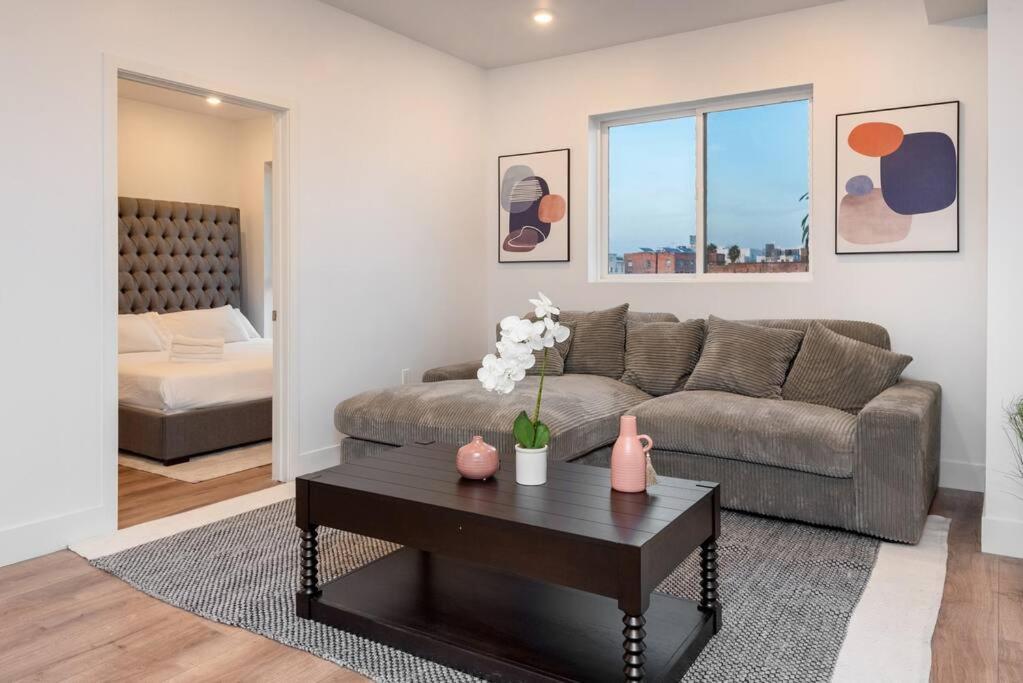 Chic And Elegant 2-Bedroom Haven W/ Roof Deck Los Angeles Exterior photo