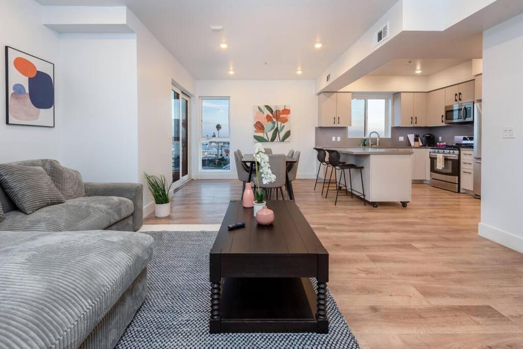 Chic And Elegant 2-Bedroom Haven W/ Roof Deck Los Angeles Exterior photo