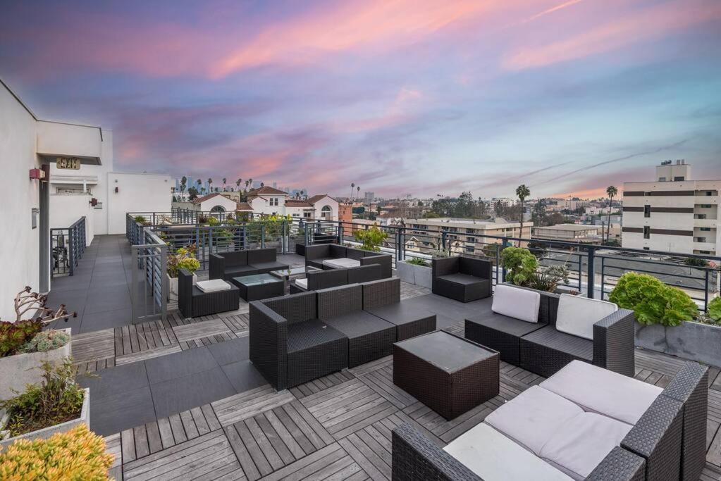 Chic And Elegant 2-Bedroom Haven W/ Roof Deck Los Angeles Exterior photo